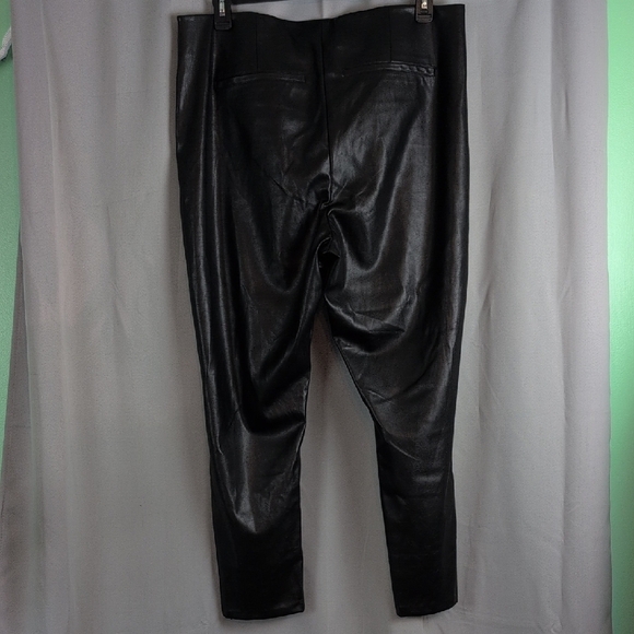 Old Navy Black Skinny Pants - Picture 2 of 5